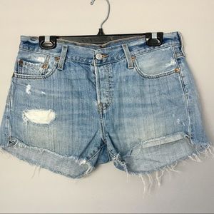 LEVI’S | cut-off shorts size 28